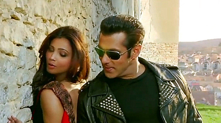 Salman launches app to unite music lovers