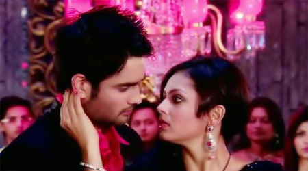 Madhubala... to take leap sans Vivian