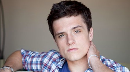 Josh Hutcherson gets Mockingjay salute in hometown