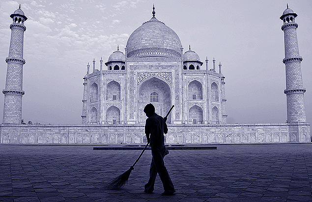 B town promotes Clean India campaign