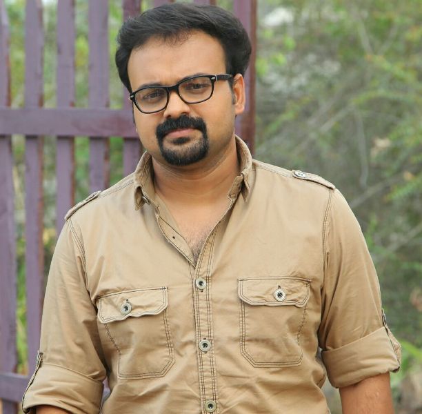 Valiya Chirakulla Pakshikal shooting in progress