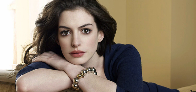 Anne Hathaway believes alien life forms exist