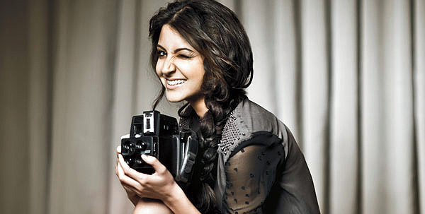 Anushka Sharma boosts Virat Kohli