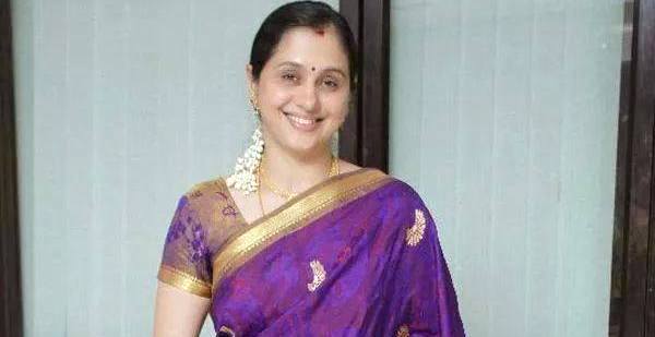 Actress Devayani turns teacher