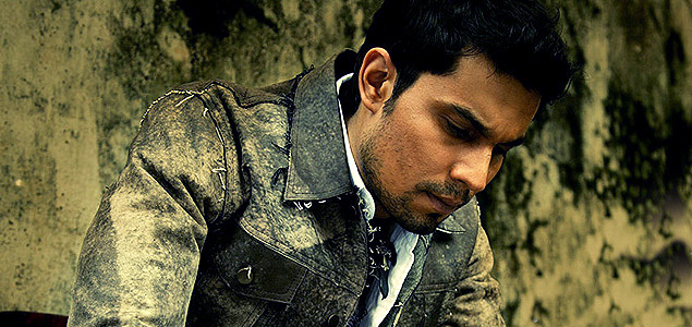 Randeep Hooda heavily upset with impostors in the Cyberspace