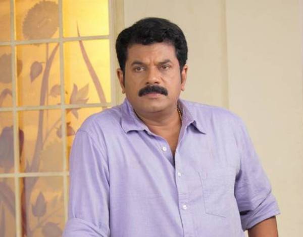 Mukesh in Prakasham Parathunna Penkkutty