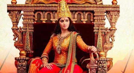 Anushka gets real gold crown for Rudramma Devi