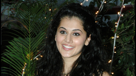 Taapsee Pannu wins the most Enthusiastic Performer Female Award at Edison Awards 2014