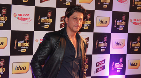 SRK, Farhan Akhtar honoured at Mirchi Music Awards