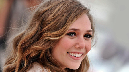 Elizabeth Olsen finds sex scenes awkward