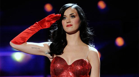 Perry removes Islamic symbol from Dark horse video