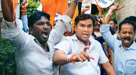 Shiv Sena disrupts India, Pakistan music meet