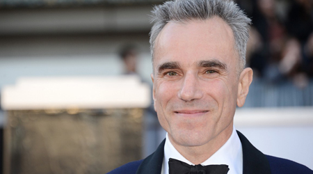Daniel Day Lewis to present Oscar