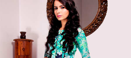 Look urban glam in Pawan Sachdevas creations 