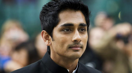 Siddharth sheds boy next door image in Jigarthanda