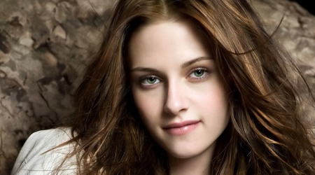 Kristen Stewarts pick   grilled cheese, spicy vodka cocktails