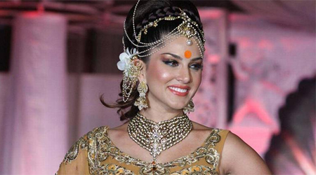Sunny Leone scorches ramp at LFW