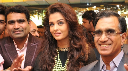 Aishwarya Rai launches jewellery showrooms in capital