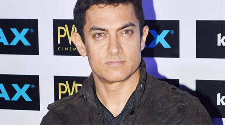 Vote intelligently, says apolitical Aamir Khan