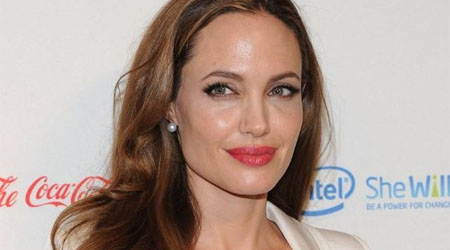 People think Id be a great villain: Jolie