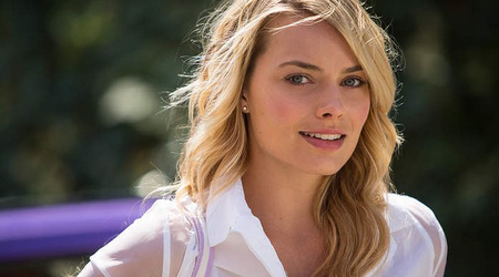 Margot Robbie sports dark locks at Oscars