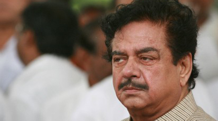Luv Sinha to campaign with dad Shatrughan in Patna