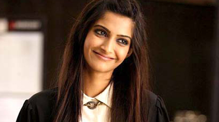 No pregnancy clause makes sense to Sonam Kapoor