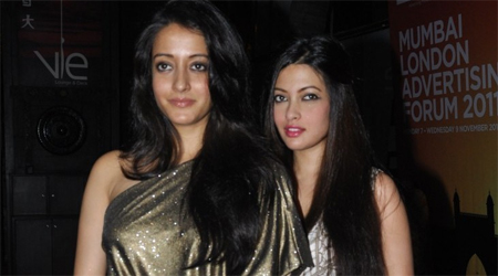 Riya, Raima to join mom Moon Moon on campaign trailer