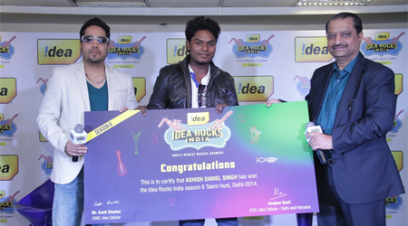 Mika performs with talent hunt winner