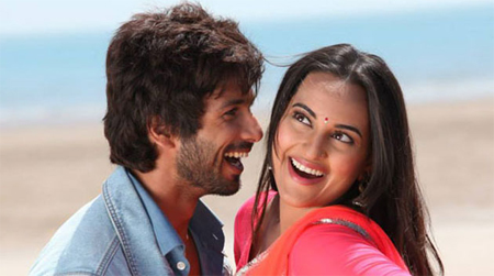 Sonakshi annoyed with Shahid link up rumours