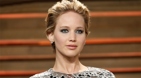Jennifer Lawrence incites engagement rumours