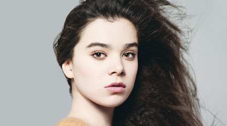 Taylor Swift, amazing friend to Hailee Steinfeld