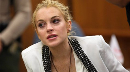 My mom not a party girl: Lindsay Lohan