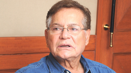 Salman Khans father launches Modis Urdu website