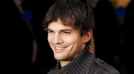 Ashton Kutcher rescues stranded fans