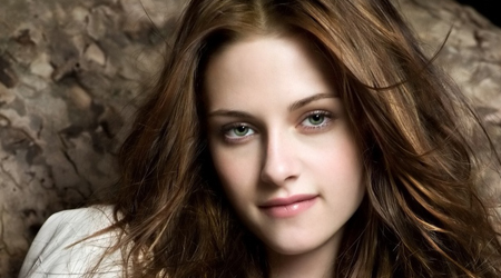 Kristen wants to keep Pattinson out of sight