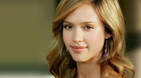 Jessica Alba says not to professional nannies!