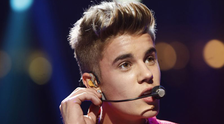 Justin Bieber flirts with model on Instagram