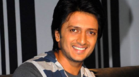 Riteish dedicates his first National Award to dad