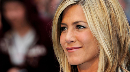 Jennifer Aniston uses diary as form of therapy