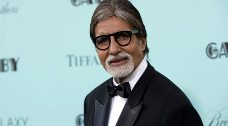 Amitabh presents scholarship to Indian in Melbourne