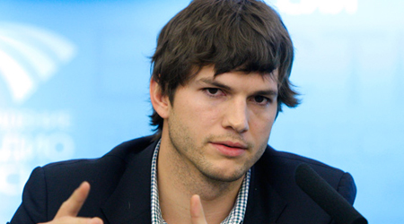 Ashton Kutcher takes Russian lessons