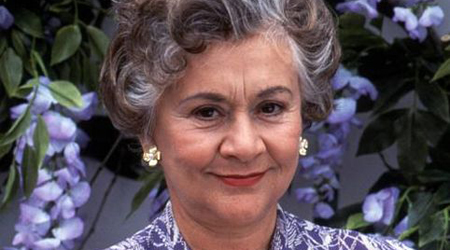 Joan Plowright retires from films