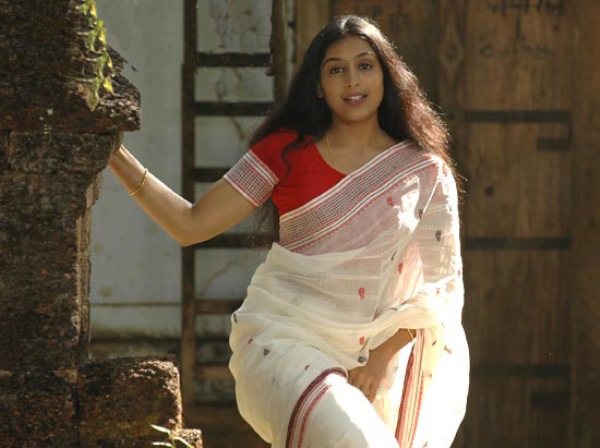 Padmapriya as Rahel