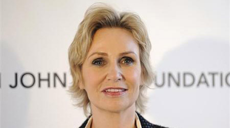 Jane Lynch felt being gay was a disease