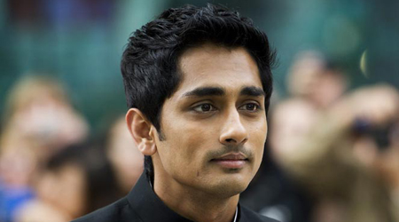 Siddharth suffers wrist fracture