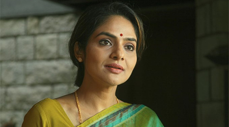 Madhoo in Kannada remake of Attarintiki Daaredhi