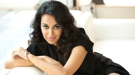 Swara Bhaskar draws crowds in Agra
