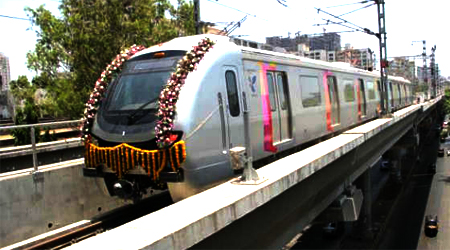 Maharashtra gets its first Metro Rail, B Town excited