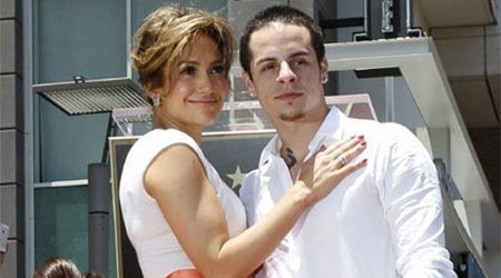 Jennifer Lopezs ex boyfriend hasnt moved out